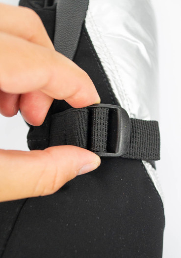 detail Dámské rukavice Reusch Yeta Mitten Black/Shiny Silver