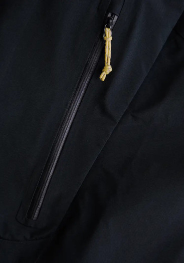 detail Women's Peak Performance W Vislight Gore-Tex Light Jacket Black