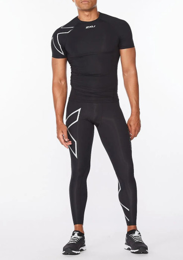 detail Men’s 2XU Core Compression Short Sleeve Top