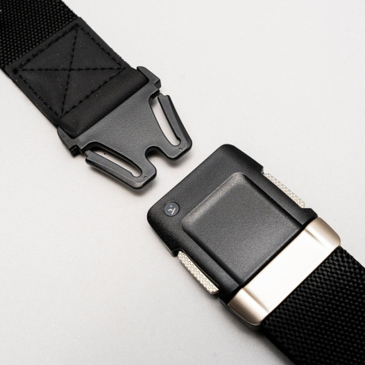 detail Arcade Motion Black/Nickel Belt – Comfortable Performance with a Metallic Accent