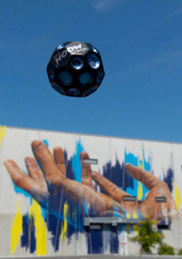 detail Waboba Dark side of the Moon Ball – blue, hyper-jumping ball