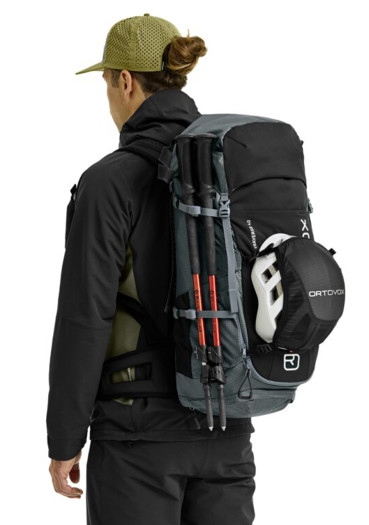 detail Backpack Ortovox Traverse 40 Black Raven 40 Liter