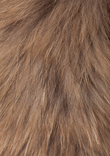 detail Genuine fur around the hood Descente natural 23
