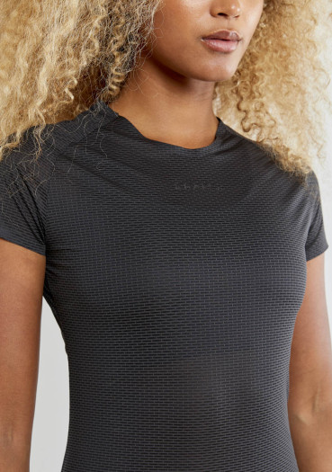 detail Women’s performance top CRAFT Nanoweight short sleeve