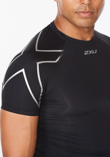 detail 2XU Core Compression Short Sleeve